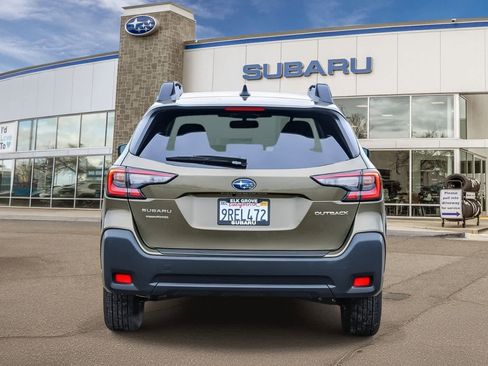 Used 2025 Subaru Outback Premium image 3