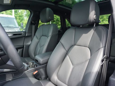 Used 2023 Porsche Macan S AWD/4WD image 27