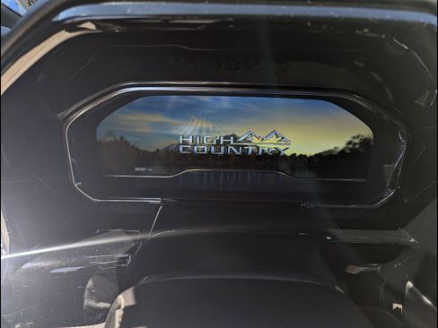 Used 2024 Chevrolet Silverado 1500 High Country w/ Technology Package image 2