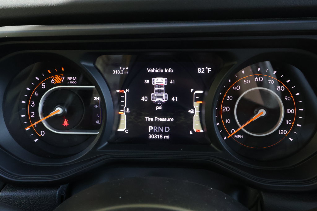 Used 2025 Jeep Wrangler Unlimited Rubicon AWD/4WD image 27