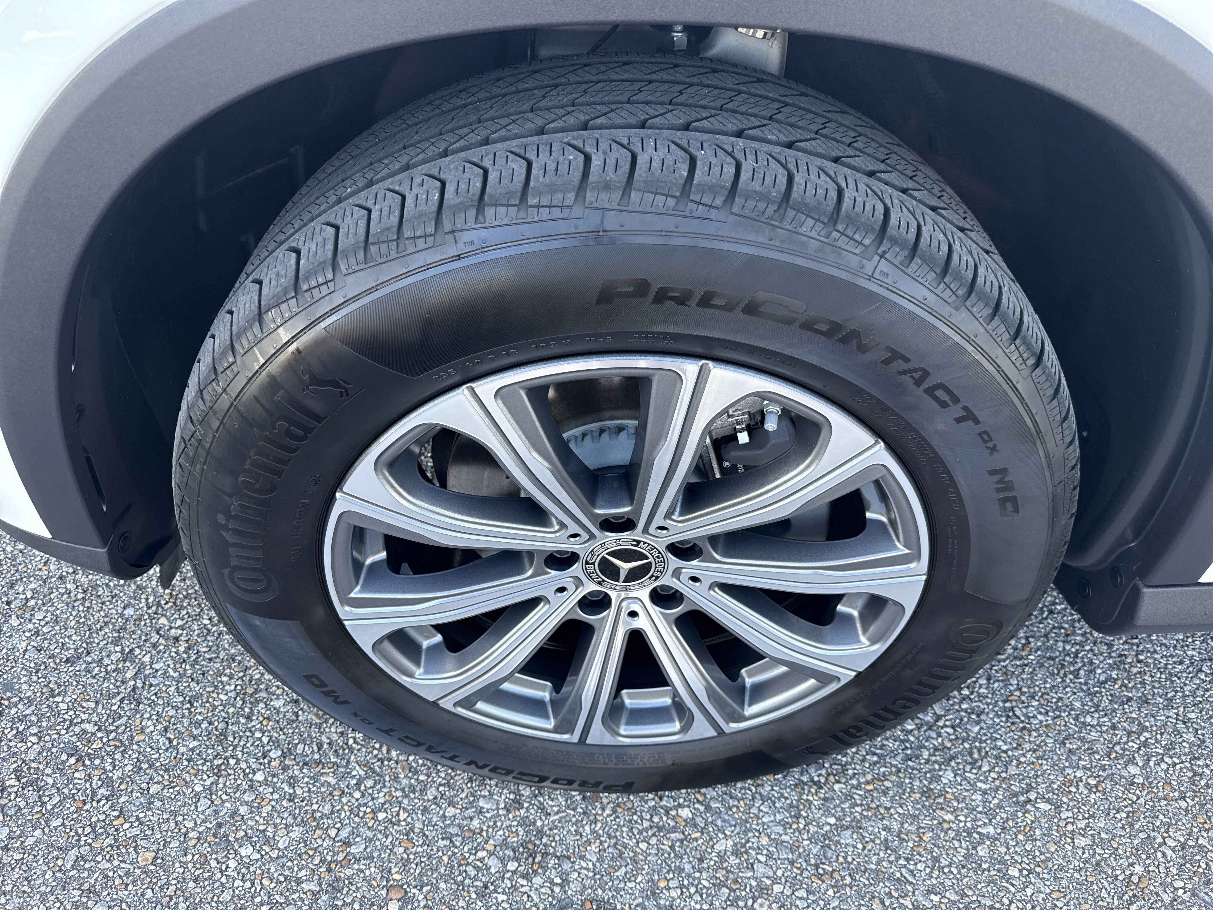 Used 2025 Mercedes-Benz GLC 300 4MATIC image 19