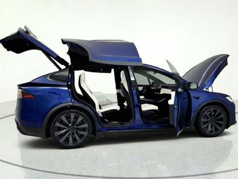 Used 2022 Tesla Model X Plaid AWD/4WD image 19