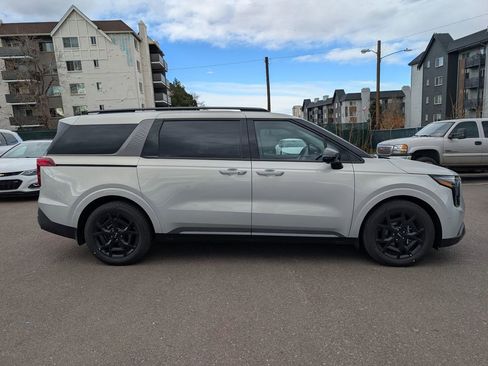 New 2025 Kia Carnival SX image 6
