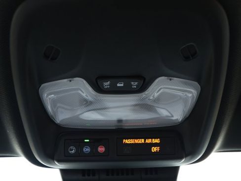 Used 2024 Chevrolet Colorado W/T image 18