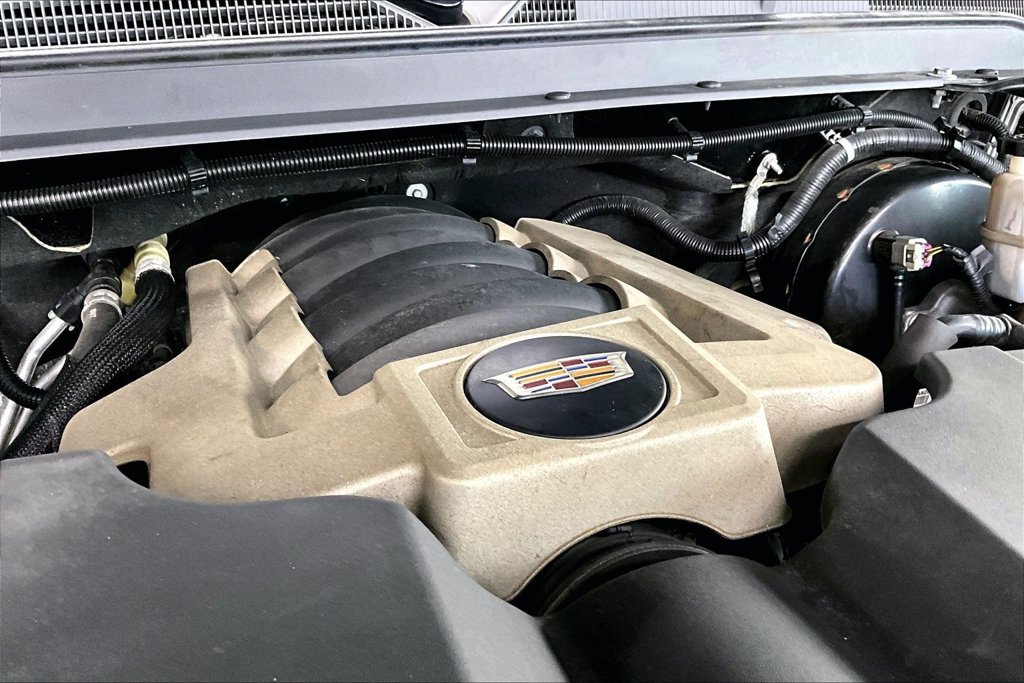 Used 2019 Cadillac Escalade Premium Luxury w/ LPO, Radiant Package AWD/4WD image 34