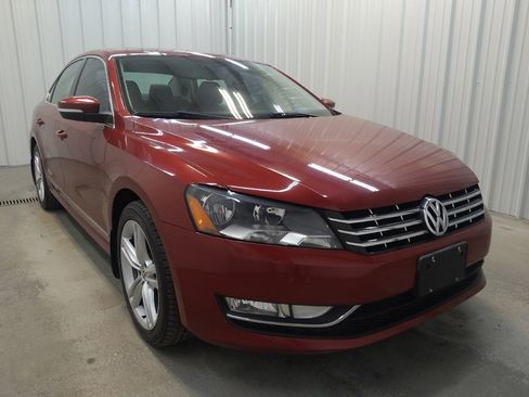 Used 2015 Volkswagen Passat 1.8T SEL Premium image 13