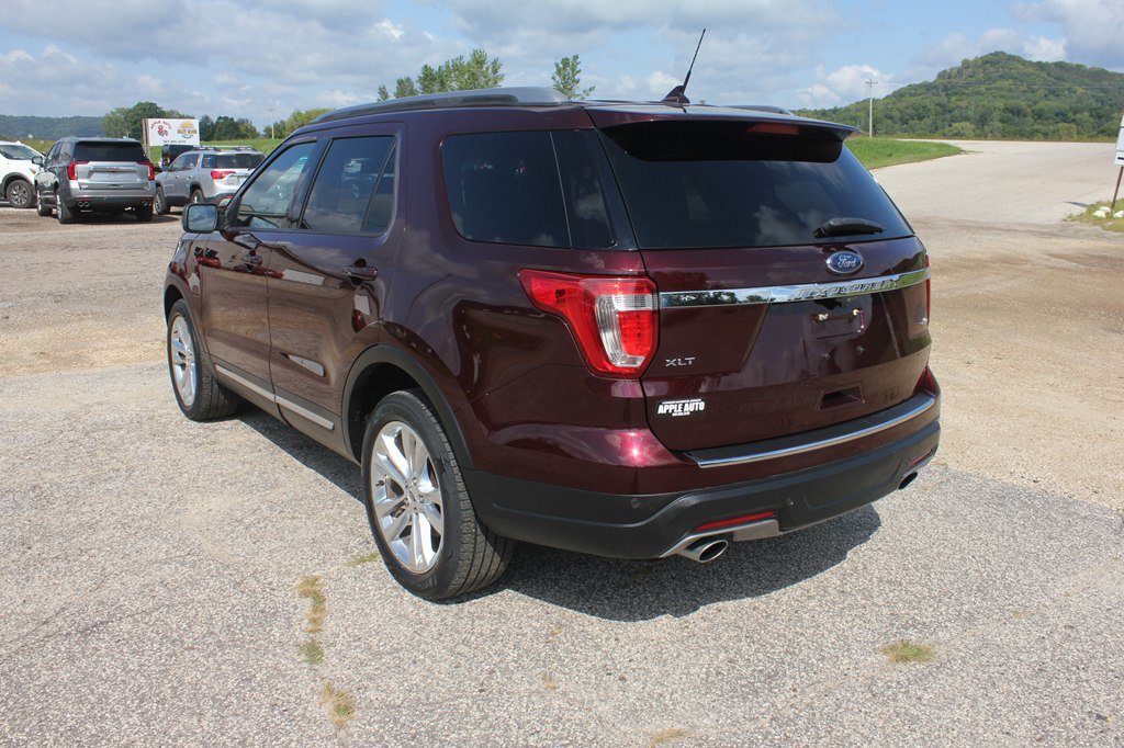 Used 2018 Ford Explorer XLT w/ Equipment Group 202A AWD/4WD image 7