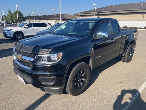 Used 2020 Chevrolet Colorado W/T image 1