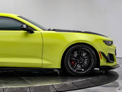 Used 2019 Chevrolet Camaro ZL1 image 26