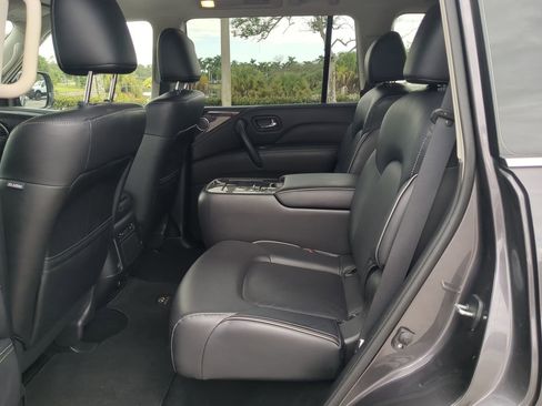 Used 2024 INFINITI QX80 Luxe image 16