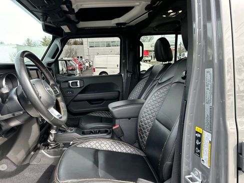 Used 2022 Jeep Gladiator Overland image 10