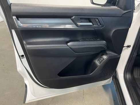 Used 2026 GMC Terrain Elevation w/ Elevation Premium Package FWD image 25