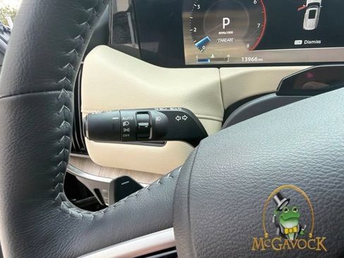 Used 2025 Nissan Armada Platinum RWD image 21