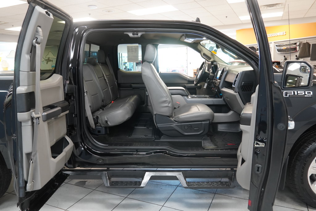 Used 2019 Ford F150 XLT w/ Equipment Group 302A Luxury AWD/4WD image 33