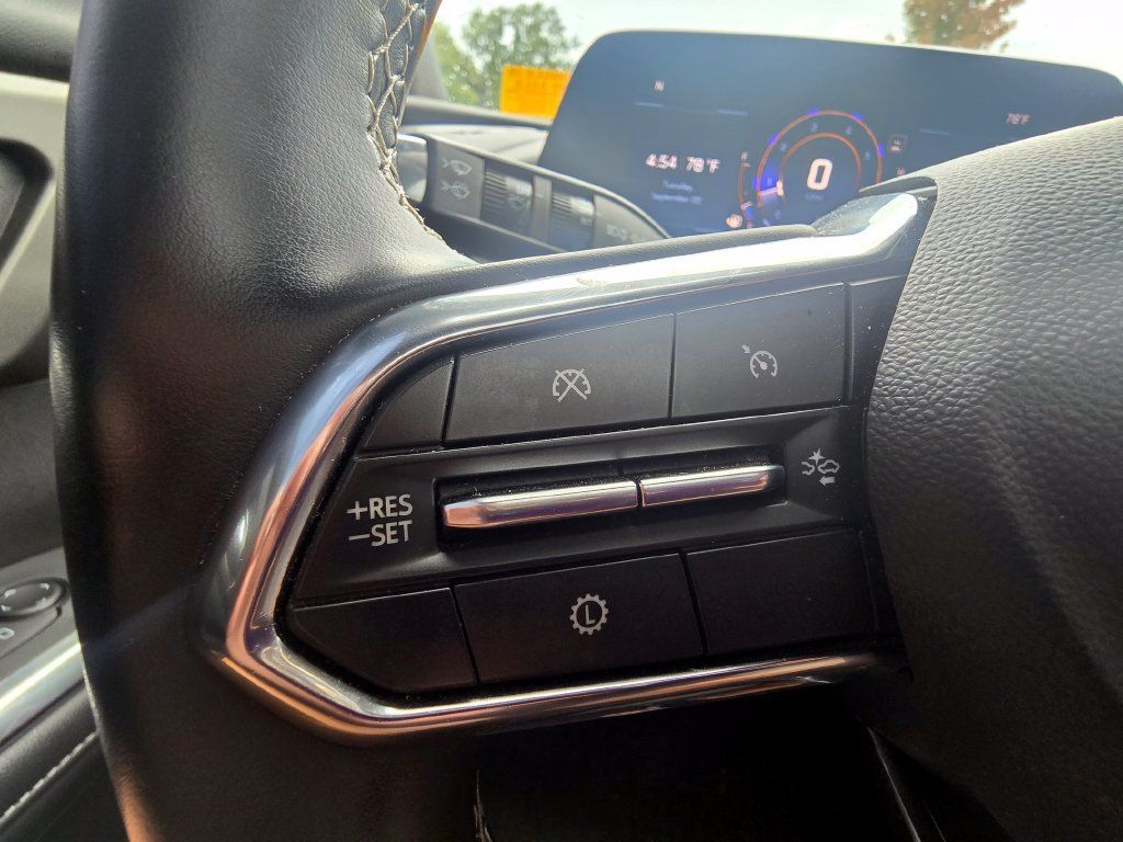 Used 2025 Chevrolet Traverse LT w/ Sun and Wheel Package FWD image 28