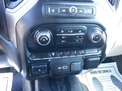 Used 2022 Chevrolet Silverado 2500 Custom w/ Custom Value Package image 18