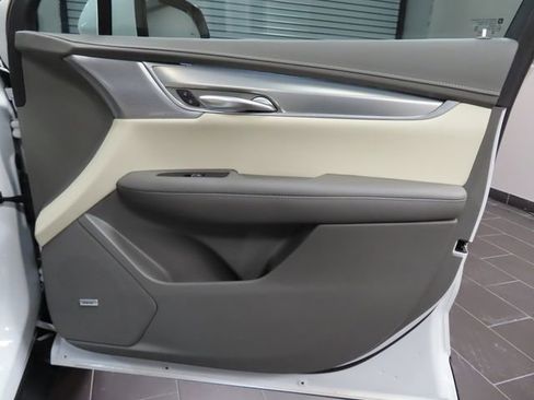 Used 2023 Cadillac XT5 Premium Luxury w/ Technology Package FWD image 12