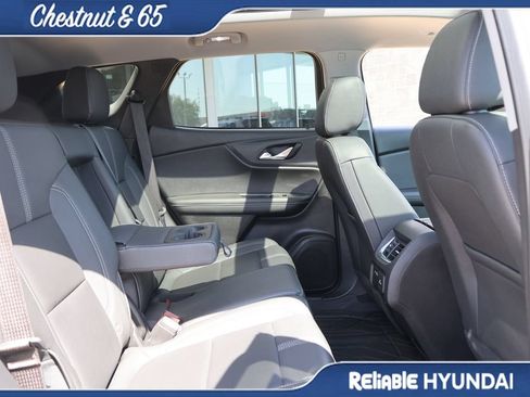 Used 2023 Chevrolet Blazer LT w/ Sound & Technology Package FWD image 13