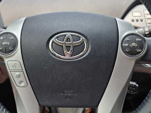 Used 2013 Toyota Prius Four w/ Deluxe Solar Roof Pkg FWD image 19