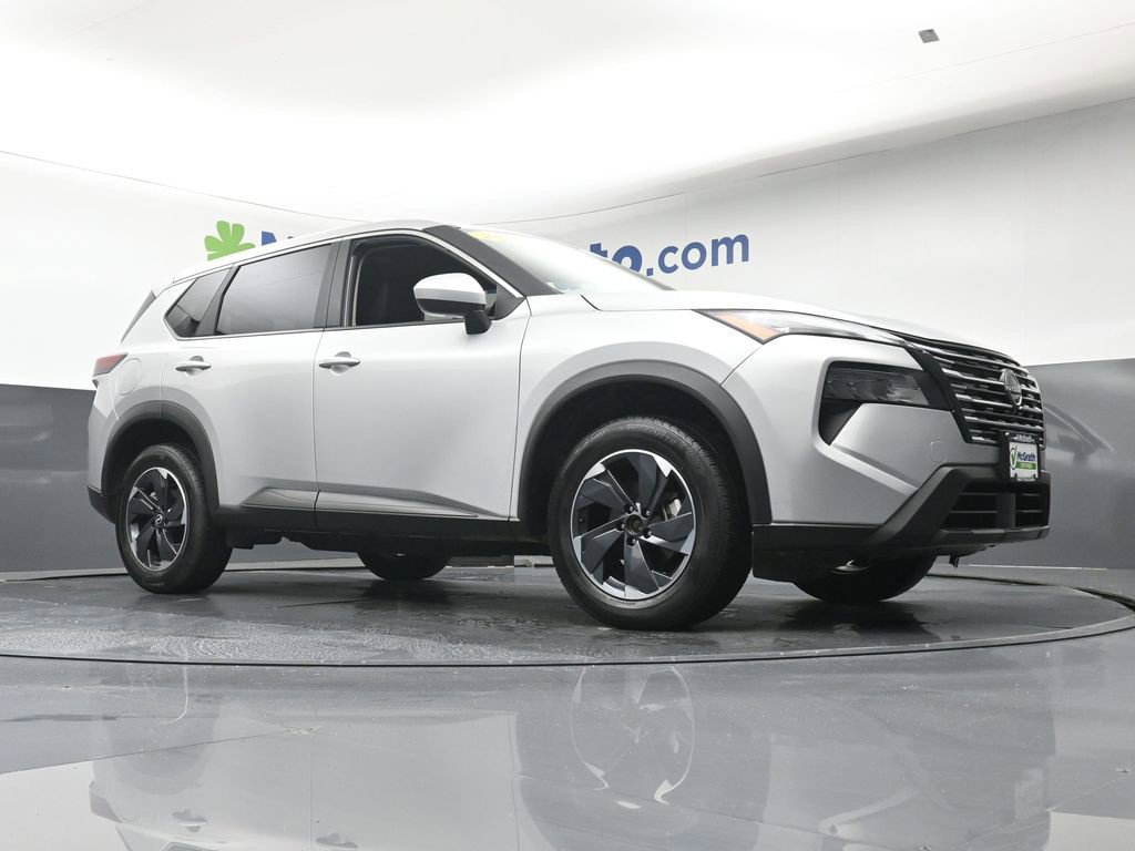Used 2025 Nissan Rogue SV AWD/4WD image 25