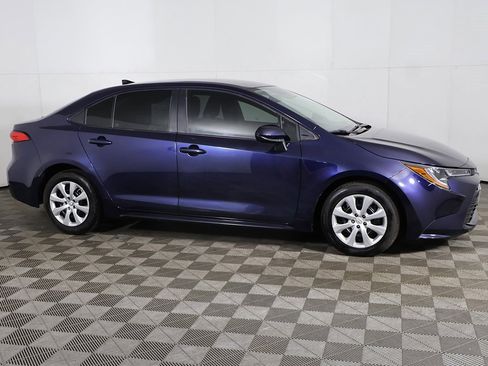 Used 2023 Toyota Corolla LE image 11