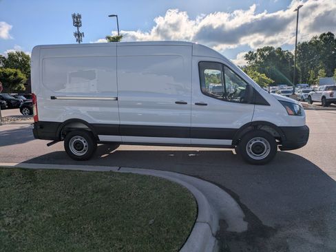 New 2026 Ford Transit 250 148 Medium Roof RWD image 3