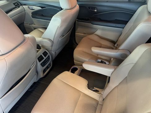 Used 2022 Honda Pilot Elite image 4