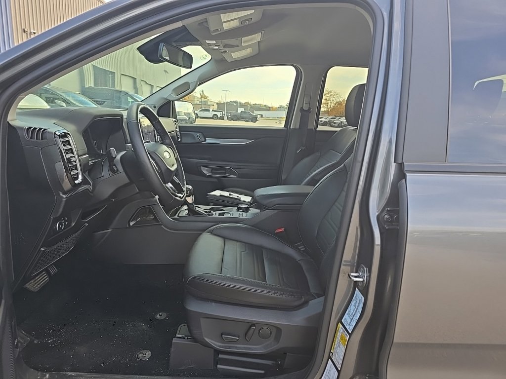 Used 2025 Ford Ranger Lariat w/ FX4 Off-Road Package AWD/4WD image 10
