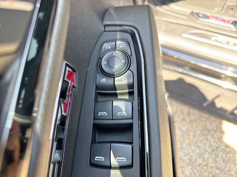 Used 2024 GMC Sierra 1500 AT4 w/ Technology Package AWD/4WD image 5