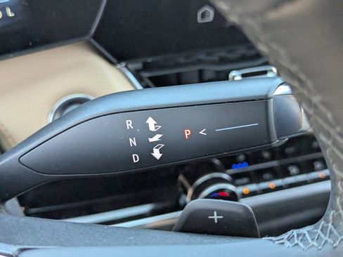 Used 2026 Chevrolet Equinox ACTIV w/ Convenience Package III image 30