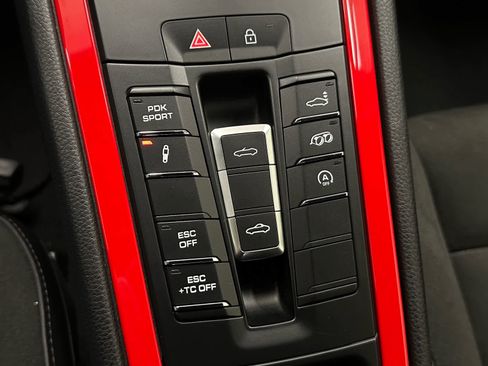 Used 2022 Porsche 718 Boxster Spyder image 27