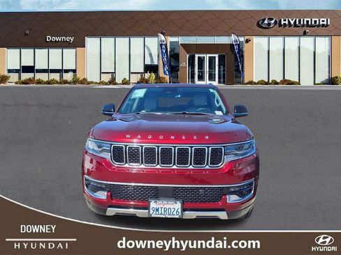 Used 2024 Jeep Wagoneer Series III AWD/4WD image 2