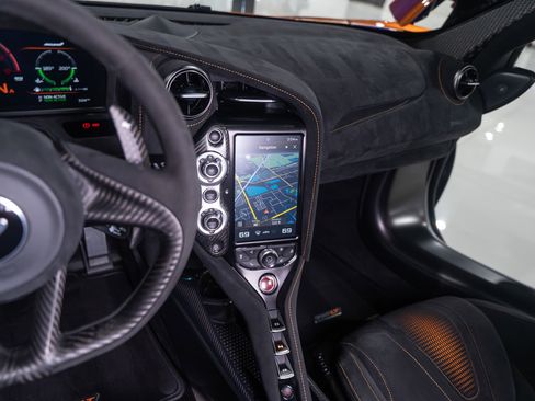 Used 2021 McLaren 765LT image 31
