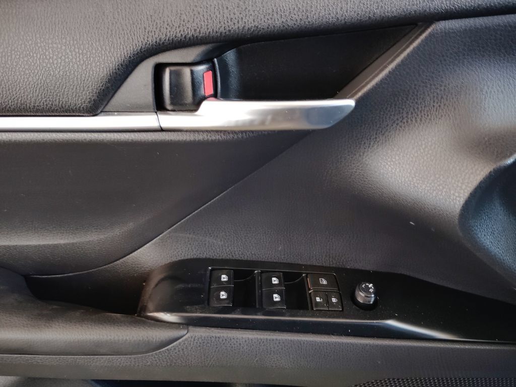 Used 2019 Toyota Camry SE w/ Carpet Mat Package FWD image 22