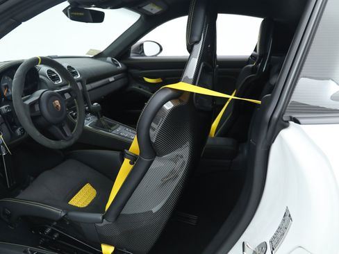 Used 2025 Porsche 718 Cayman GT4 RS RWD image 29