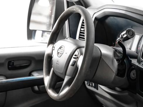 Used 2013 Nissan NV 3500 SV w/ Technology Pkg image 28