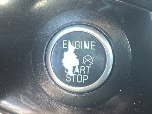 Used 2017 Ford Escape Titanium FWD image 22