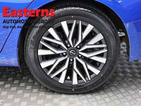 Used 2025 Nissan Altima 2.5 SV FWD image 8