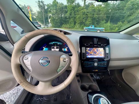 Used 2013 Nissan Leaf SV FWD image 14