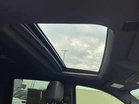 Used 2024 GMC Sierra 1500 AT4 w/ Technology Package image 18