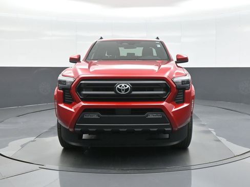 Certified 2024 Toyota Tacoma SR5 AWD/4WD image 2