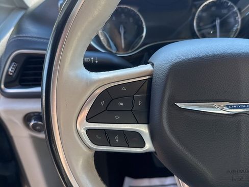 Used 2021 Chrysler Pacifica Limited w/ Premium & Safety Sphere Group image 31