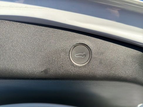 Used 2023 Tesla Model 3 Standard Range image 22