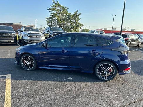 Used 2016 Ford Focus ST FWD image 5