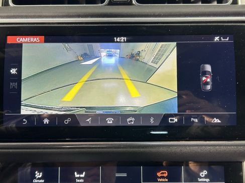 Used 2020 Land Rover Range Rover HSE image 22