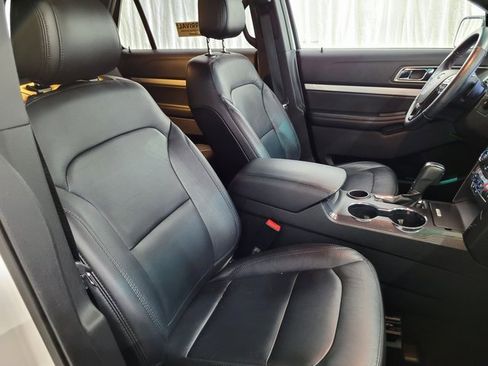 Used 2017 Ford Explorer XLT w/ Equipment Group 202A image 61