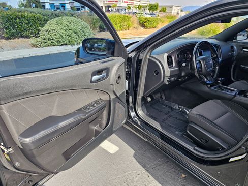 Used 2022 Dodge Charger SXT w/ Blacktop Package image 15