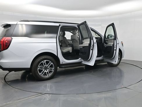 Used 2025 Ford Expedition Max Active AWD/4WD image 4