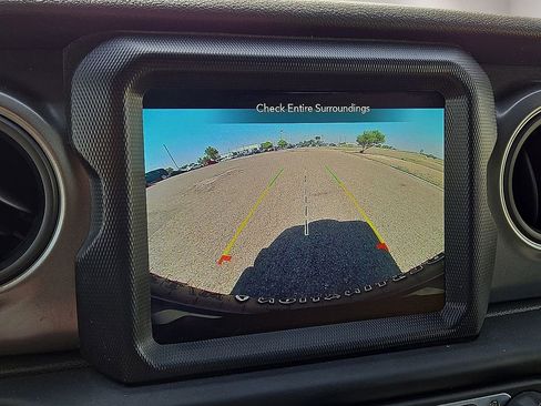 Used 2023 Jeep Wrangler Unlimited w/ Sun & Screen Package AWD/4WD image 28
