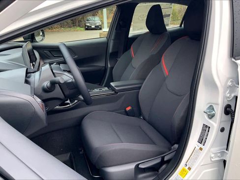 New 2026 Toyota Prius SE image 9